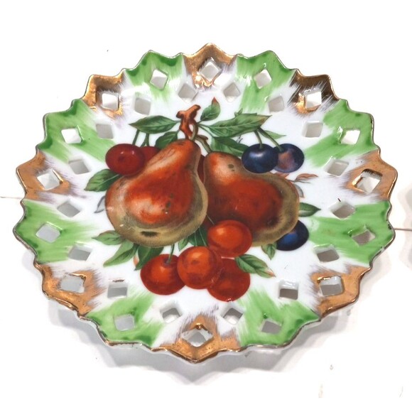 Two ArtMark Hand Painted Fruit Pattern Lattice Sawtooth Edge Vintage Wall Plates - Picture 2 of 7